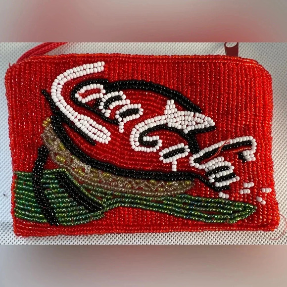 VINTAGE: small, beaded wristlet bag - Picture 7 of 13